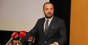 Murat Ekşi.