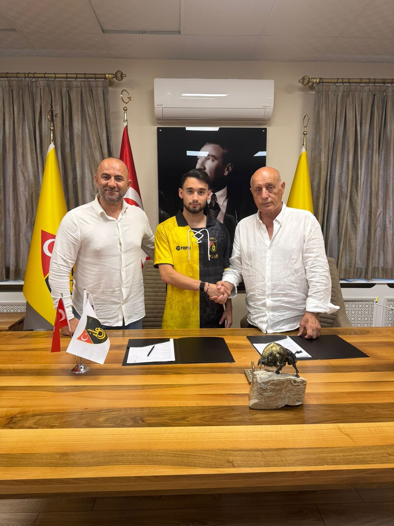 Ünal Emre Durmuşhan2